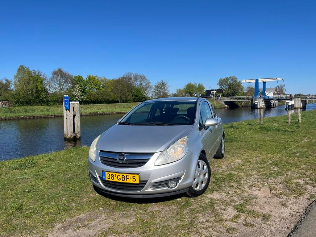 Opel Corsa 1.4 met trekhaak, nap, weinig km!, Auto's, Opel, Handgeschakeld, 1364 cc, Zilver of Grijs, Corsa