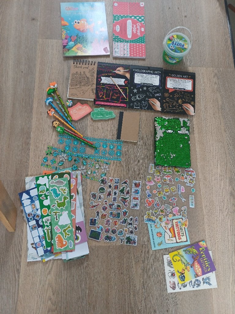 Grote set knutselspullen, NIEUW & licht gebruikt. Alles=€4,-, Hobby en Vrije tijd, Knutselen, Ophalen of Verzenden, Zo goed als nieuw