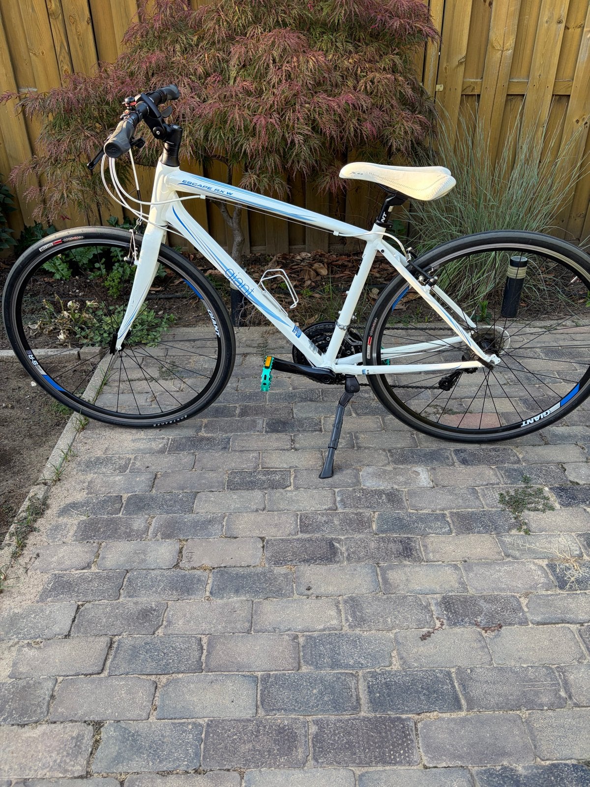 Giant Escape R3 W Damesfiets - Zo goed als nieuw, Fietsen en Brommers, 28 inch, Velgrem, Zo goed als nieuw, Meer dan 20 versnellingen