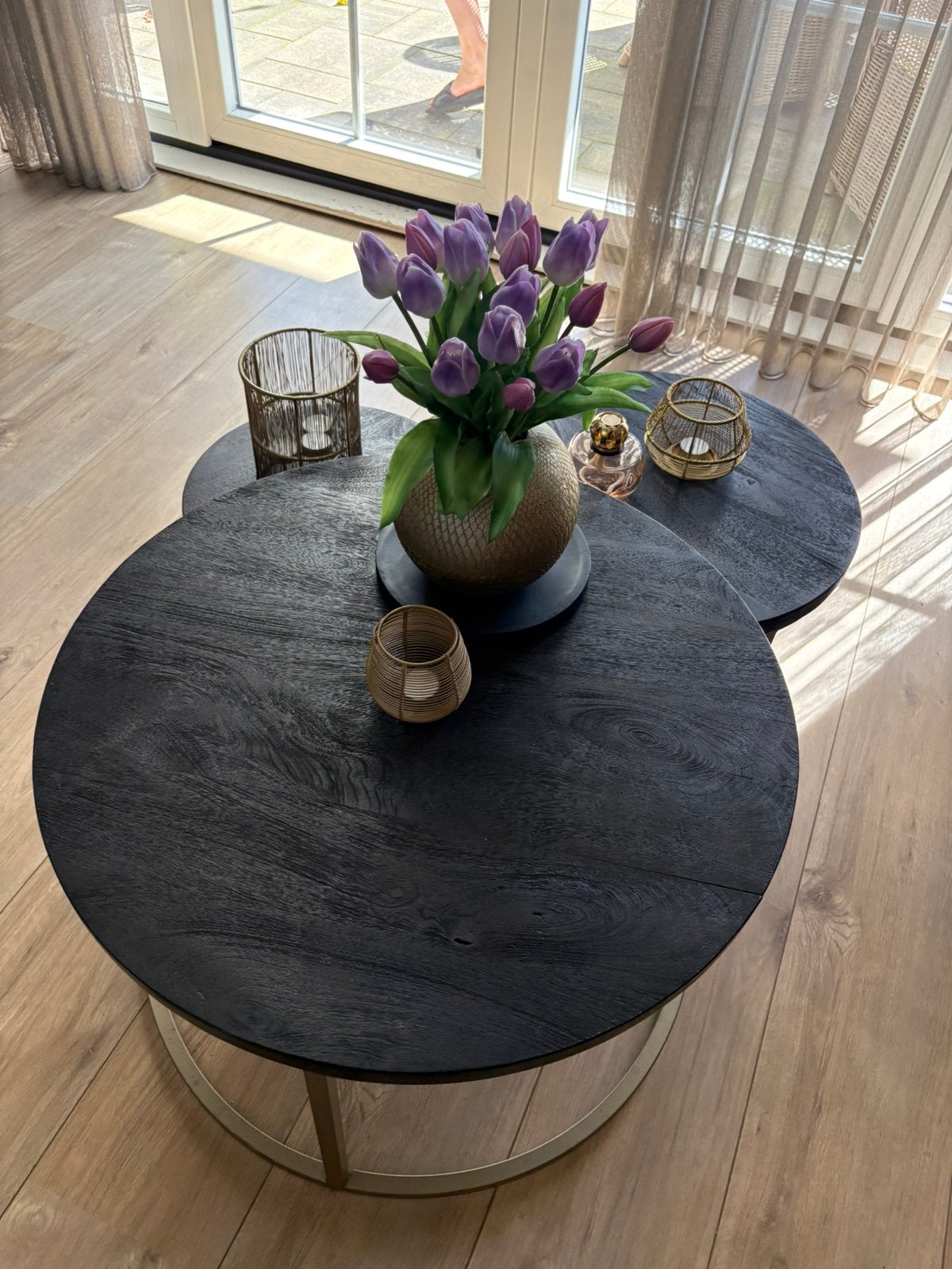 Zwart mangohouten salon tafelset met gouden onderstel, Ophalen, Zo goed als nieuw, Rond, 50 tot 100 cm