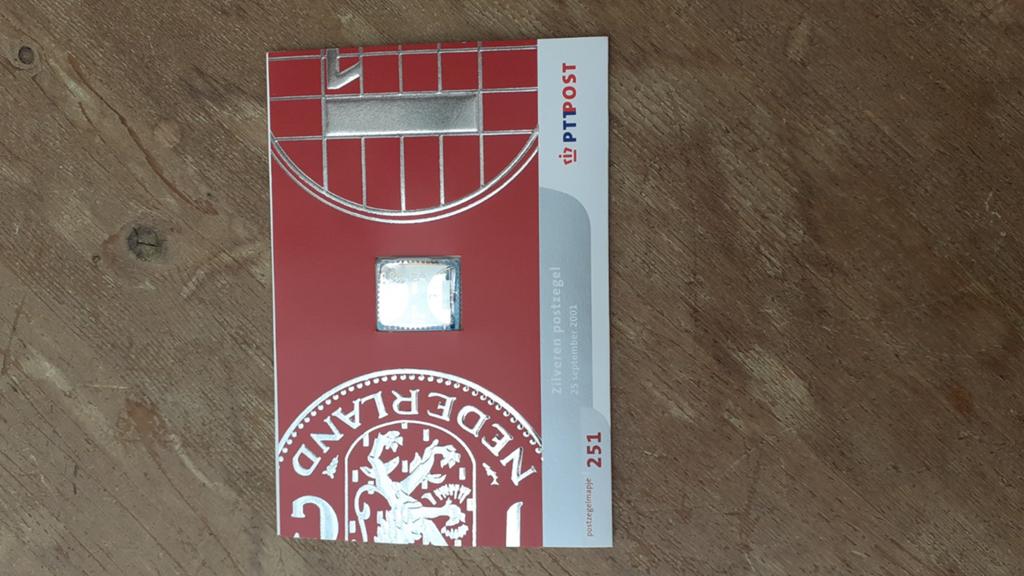 Zilveren postzegel Nederland 2001 - Postfris, Postzegels en Munten, Ophalen of Verzenden, Na 1940, Postfris