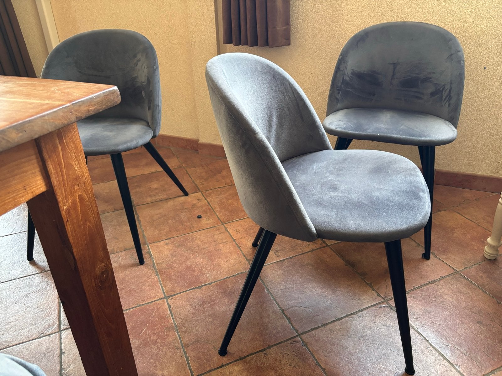4/8 grijze stoelen in zeer goede staat - 15 euro per stuk, Ophalen, Zo goed als nieuw, Vier, Stof