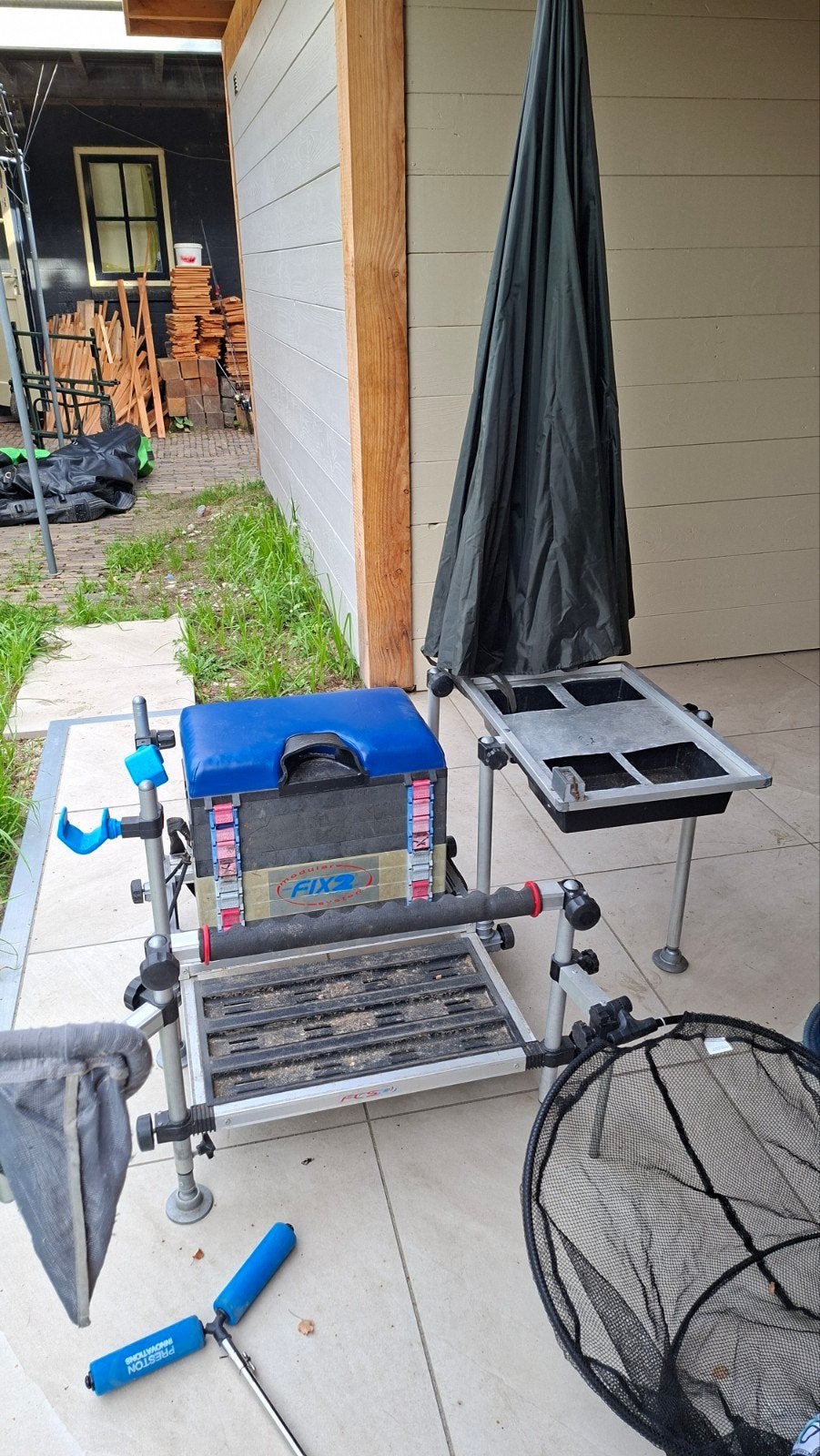 Visstation met hengel en accessoires, Watersport en Boten, Ophalen, Gebruikt, Complete hengel