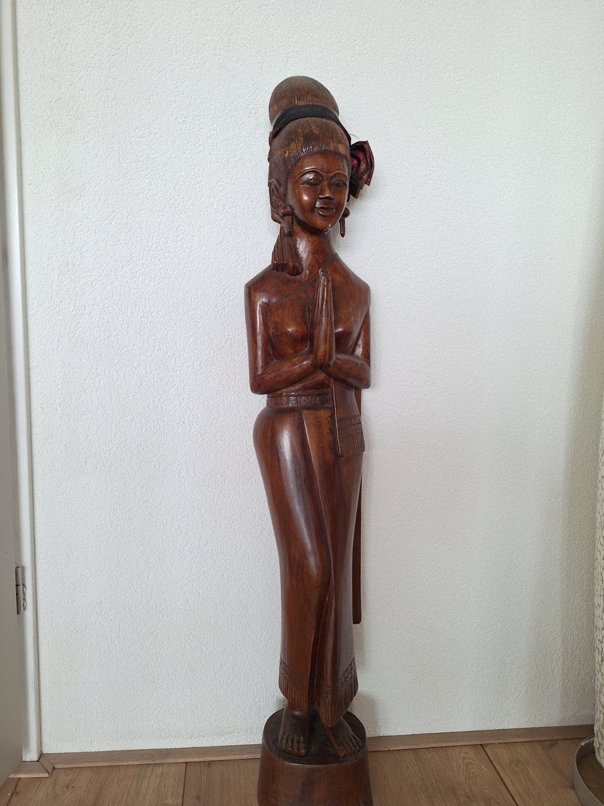 Antiek Indonesisch Houtsnijwerk - Vrouw, ca. 1920, Antiek en Kunst, Kunst | Beelden en Houtsnijwerken, Ophalen of Verzenden
