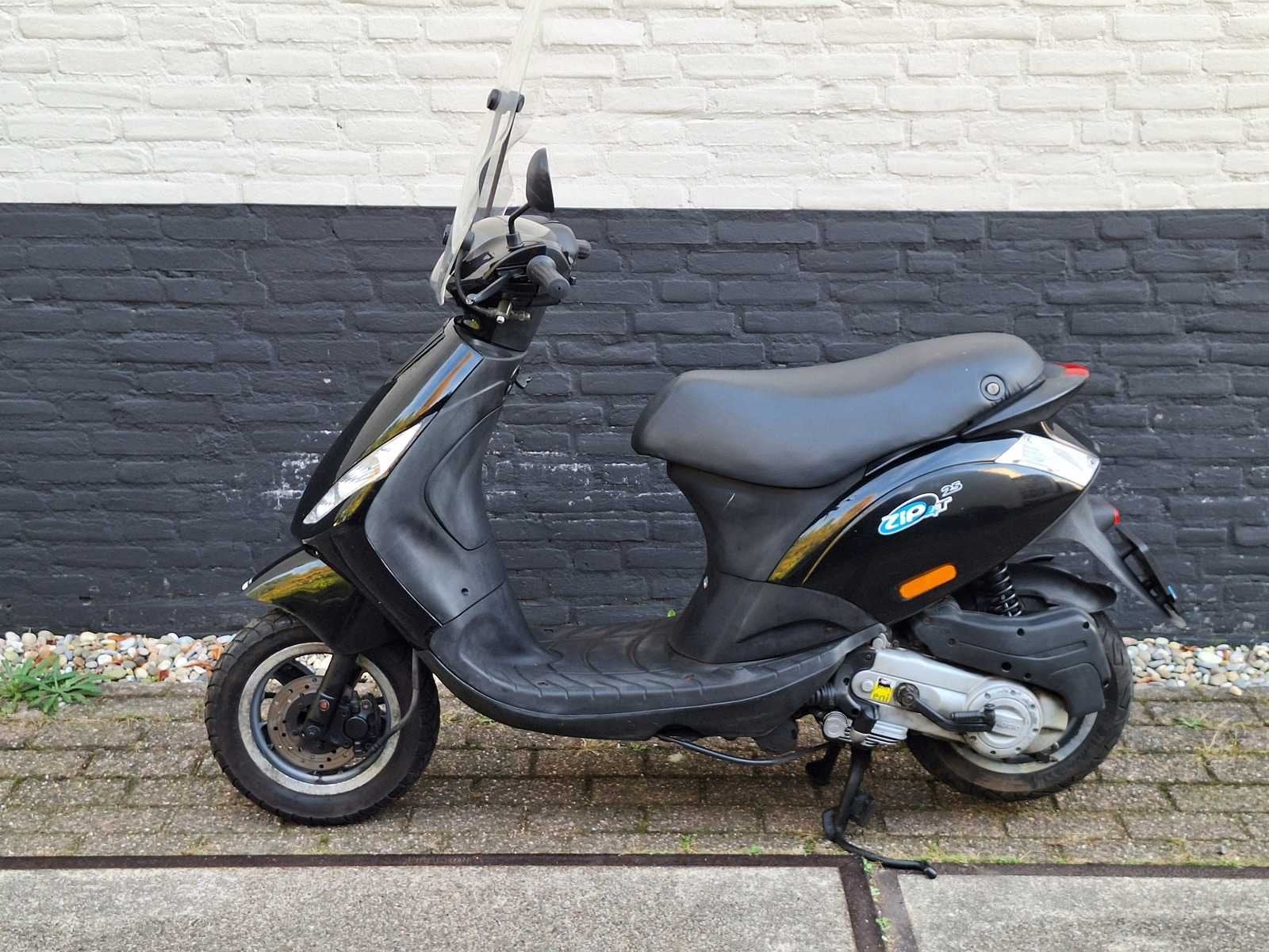 Piaggio Zip 25km snorscooter 4-takt, Fietsen en Brommers, Gebruikt, Zip