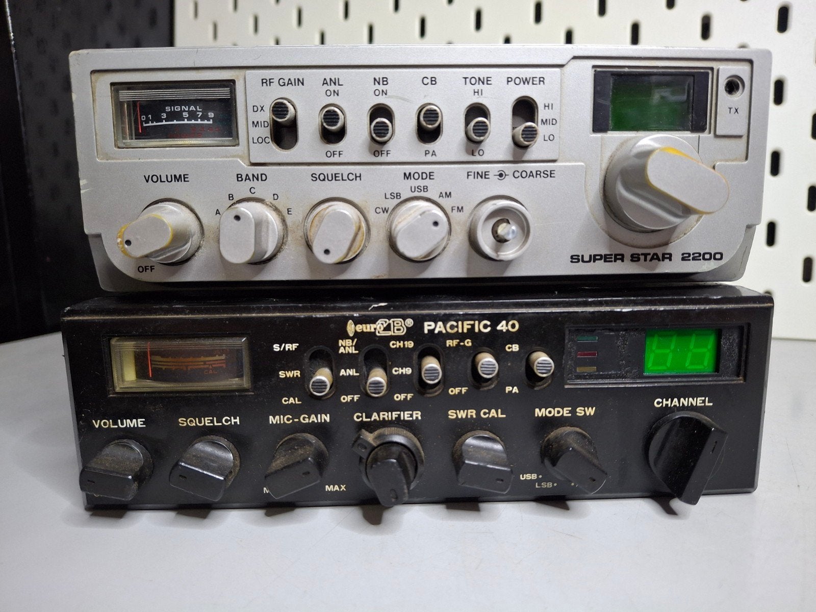 27MC Super Star 2200 en euro cb Pacific 40 - AM/FM/USB/LSB, Telecommunicatie, Zenders en Ontvangers, Verzenden, Niet werkend, Zender en Ontvanger