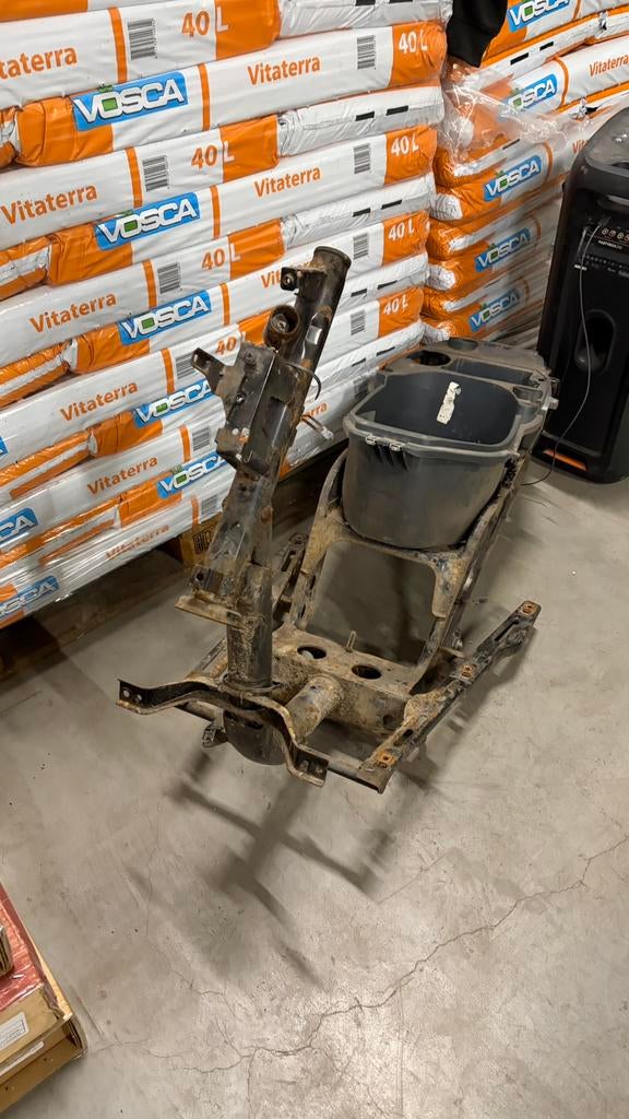 Piaggio fly frame met buddybak gratis, Fietsen en Brommers, Brommeronderdelen | Scooters, Zo goed als nieuw, Piaggio, Ophalen