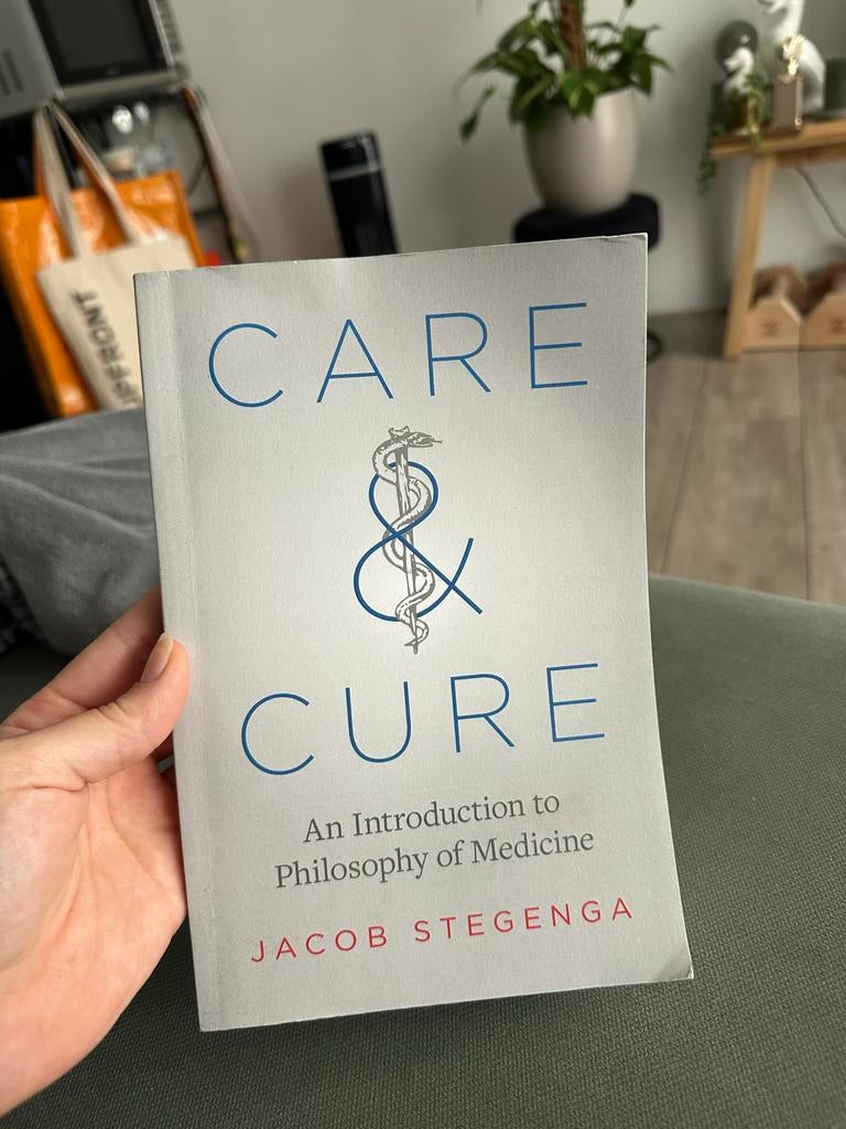 Care & Cure: Inleiding tot de filosofie van de geneeskunde, Ophalen of Verzenden, Zo goed als nieuw, Wijsbegeerte of Ethiek