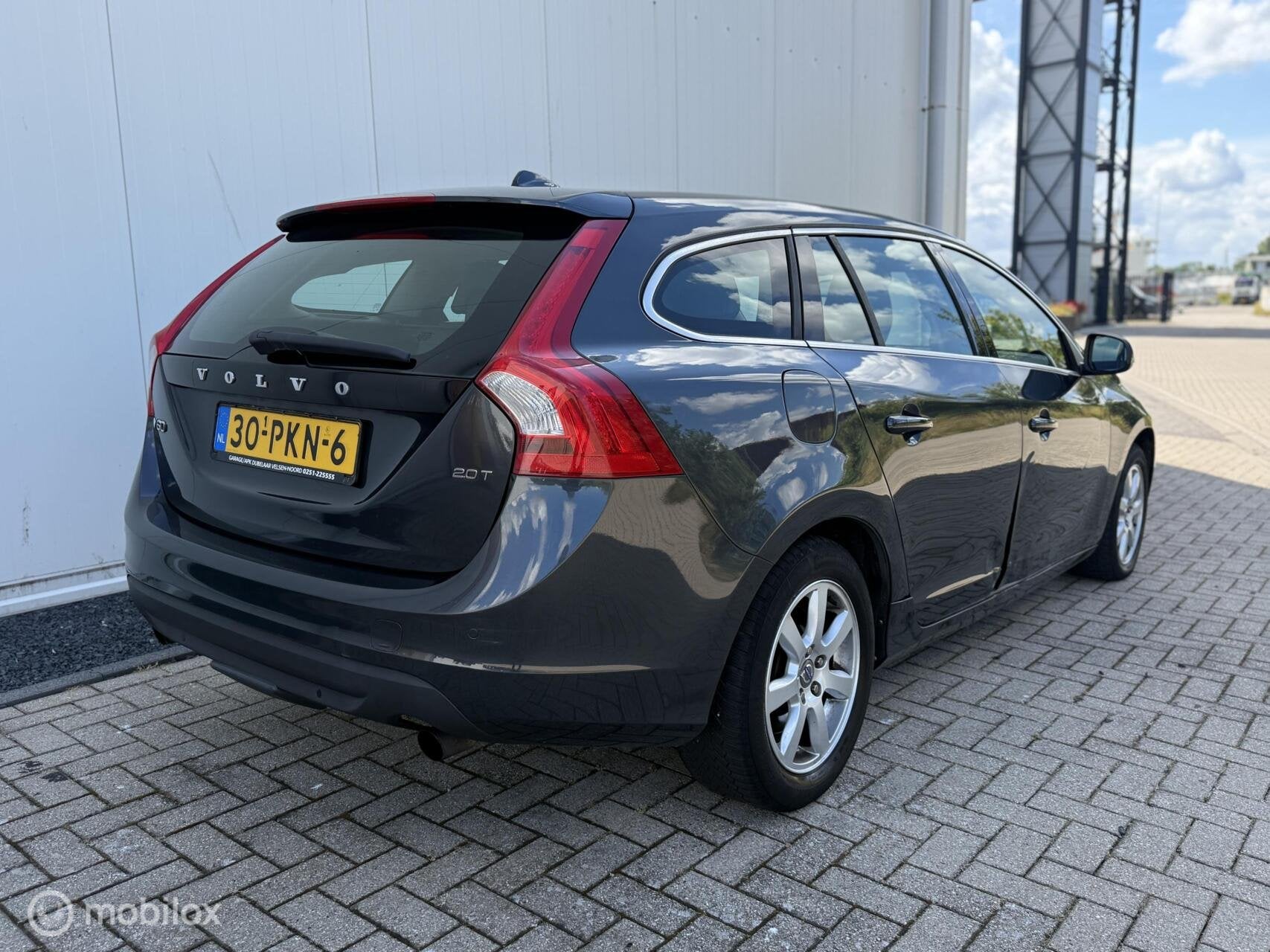 Volvo V60 2.0T Momentum Airco BT NAP 2 sleutels + Historie, Auto's, Volvo, Voorwielaandrijving, 4 cilinders, Origineel Nederlands
