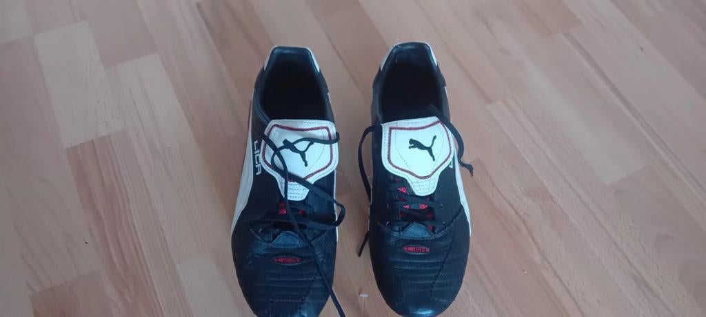 Puma Liga voetbalschoenen 42, Ophalen of Verzenden