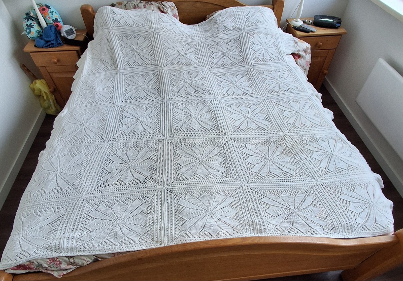 Unieke handgebreide sprei van acryl - 200x185 cm, Gebruikt, Wit, Tweepersoons, Ophalen of Verzenden