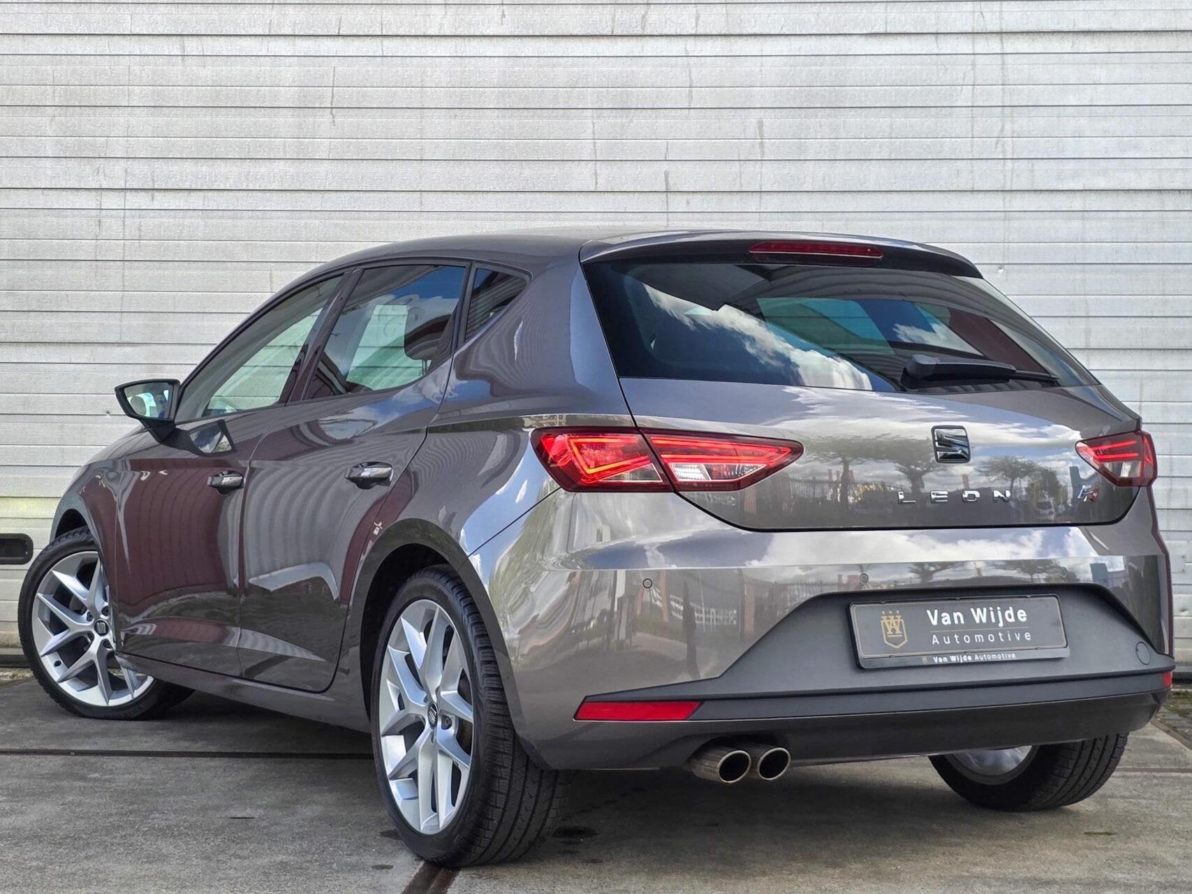 SEAT LEON 1.4 FR|CARPLAY|CRUISE|SEAT SOUND|STOELVERWARMING, Voorwielaandrijving, 1141 kg, Stof, Gebruikt