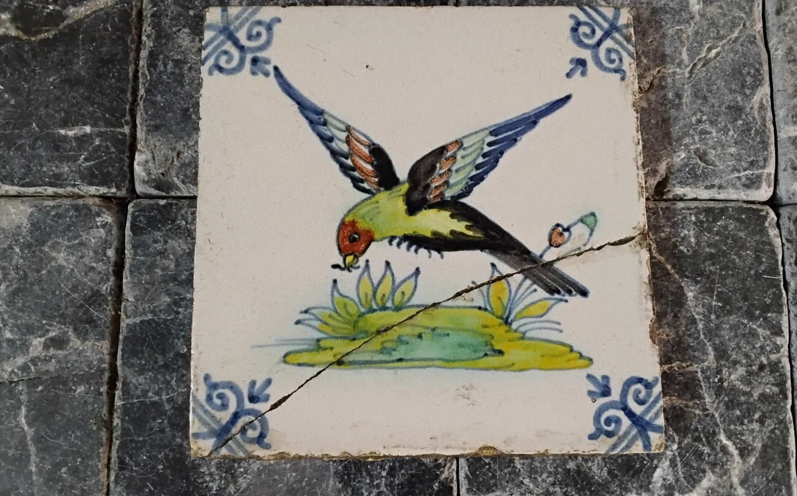 Antieke tegel met vogelmotief, 13x13 cm, Antiek en Kunst, Ophalen