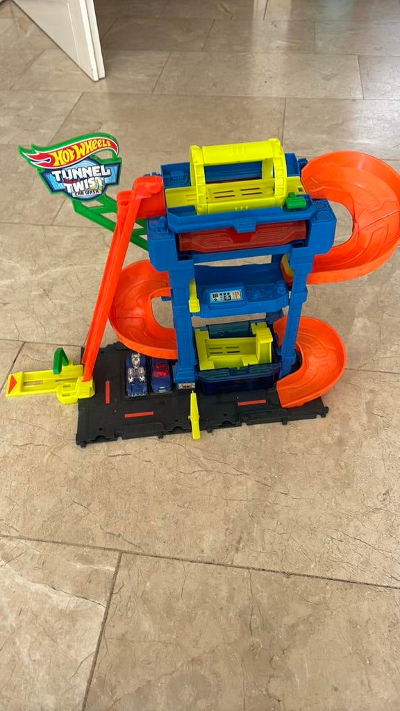 Hot Wheels Tunnel Twist car wash speelset, Ophalen, Zo goed als nieuw