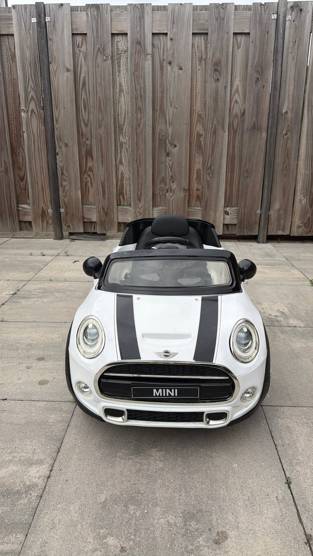 Elektrische speelgoed auto mini cooper, Kinderen en Baby's, Zo goed als nieuw