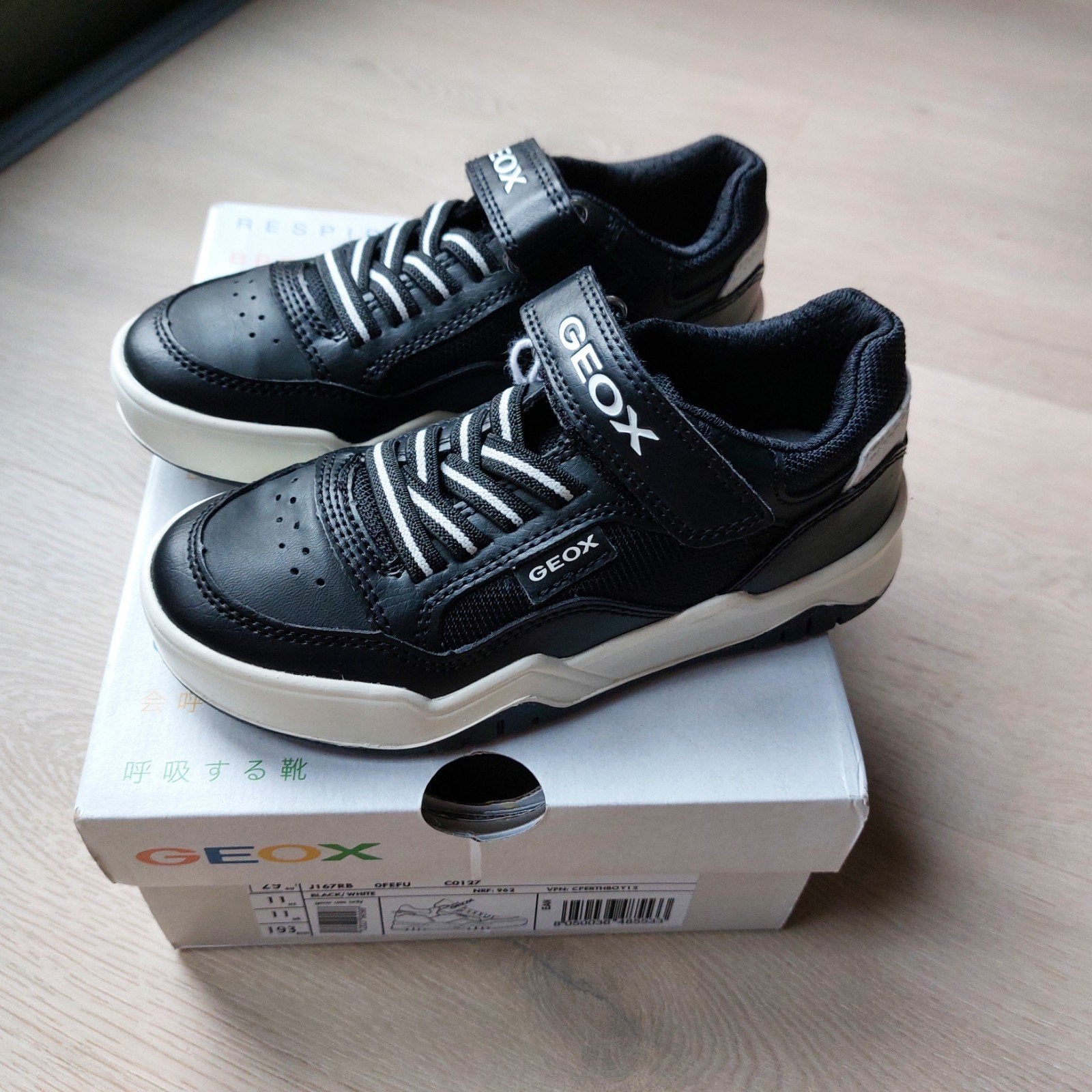 Nieuwe Geox schoenen – maat 29 – zwart – vallen als maat 28, Kinderen en Baby's, Kinderkleding | Schoenen en Sokken, Ophalen, Jongen of Meisje