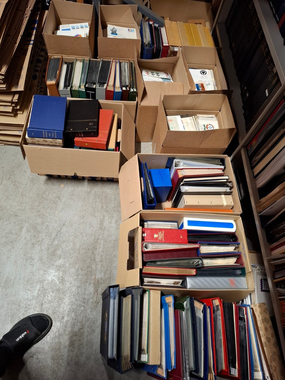 Enorme partij FDC'S in 251 albums + 5 dozen lees!, Ophalen of Verzenden, Nederland en Buitenland