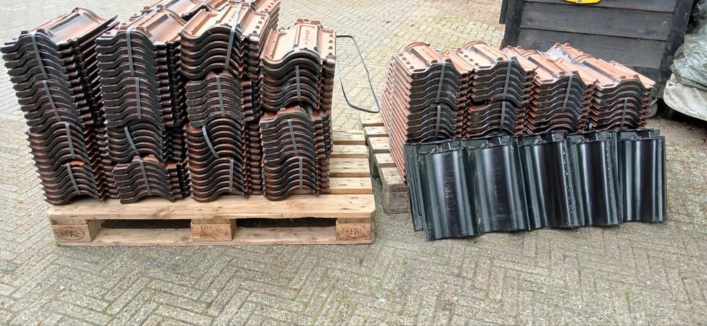 Nieuw 250 zwart glazuurde dakpannen, Ophalen, Steen of Klei, Zwart, Nieuw