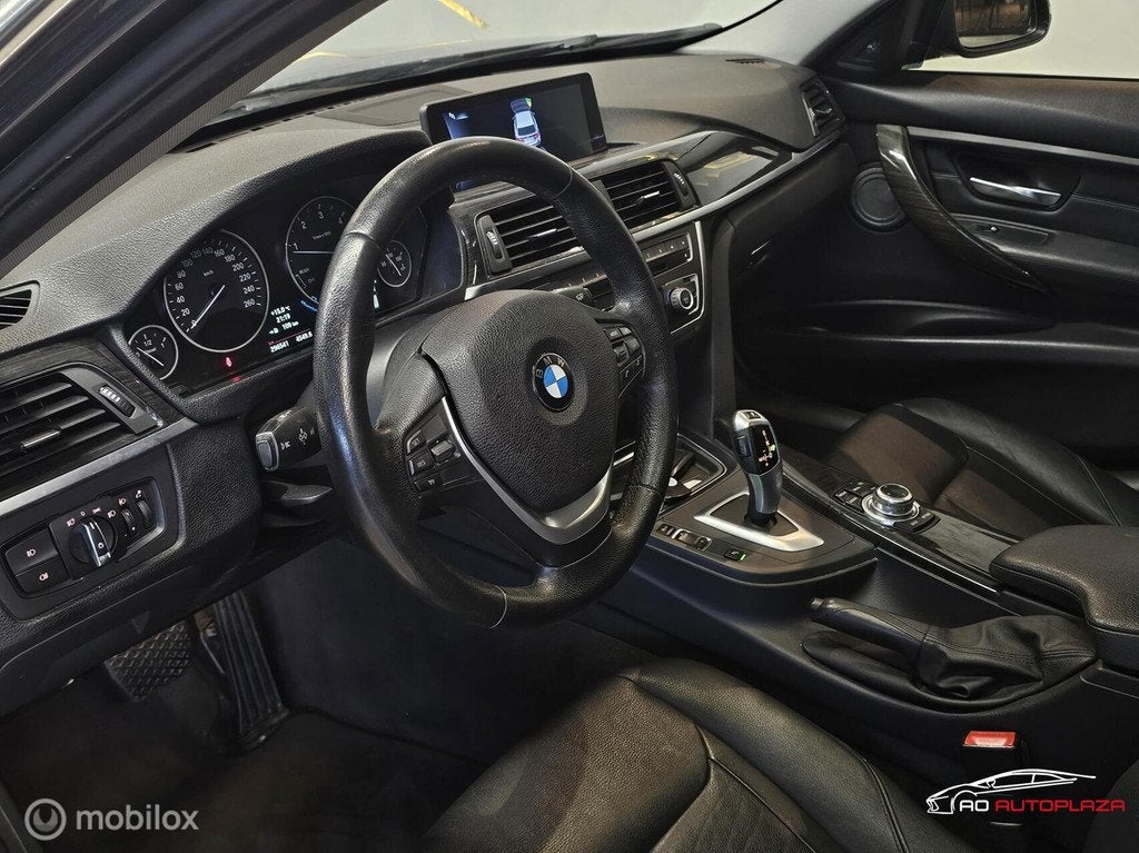 BMW 3-serie Touring 320d Panorama/Harman Kardon/Keyless, Auto's, Automaat, Achterwielaandrijving, 1995 cc, Zwart
