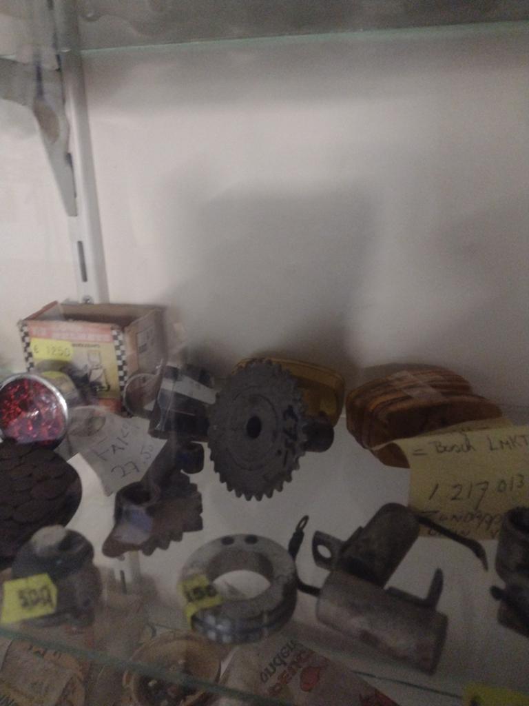 Nokkenas  tandwiel Honda p50, Fietsen en Brommers, Ophalen of Verzenden, Gebruikt, Overige merken