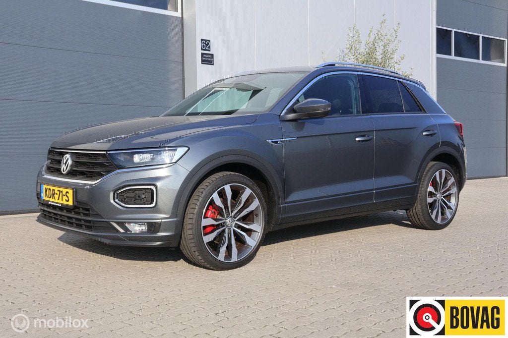 Volkswagen T-Roc 1.5 TSI DSG R-Line I Camera | ACC | LED, Zwart, 4 cilinders, 150 pk, Bedrijf