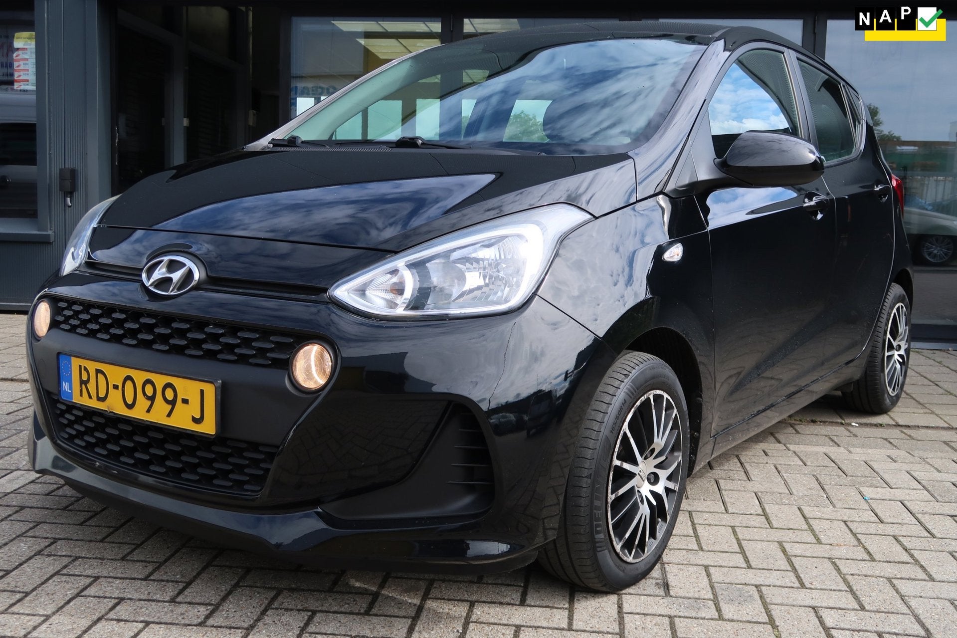 Hyundai I10 1.0i Comfort *Rijklaarprijs *1e Eigenaar *NAP, Voorwielaandrijving, Stof, Gebruikt, 4 stoelen
