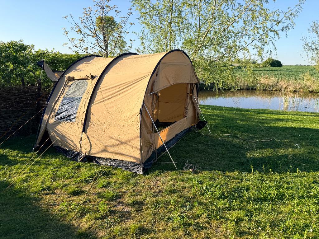 Bustent, Caravans en Kamperen, Ophalen, Zo goed als nieuw, Tot en met 2