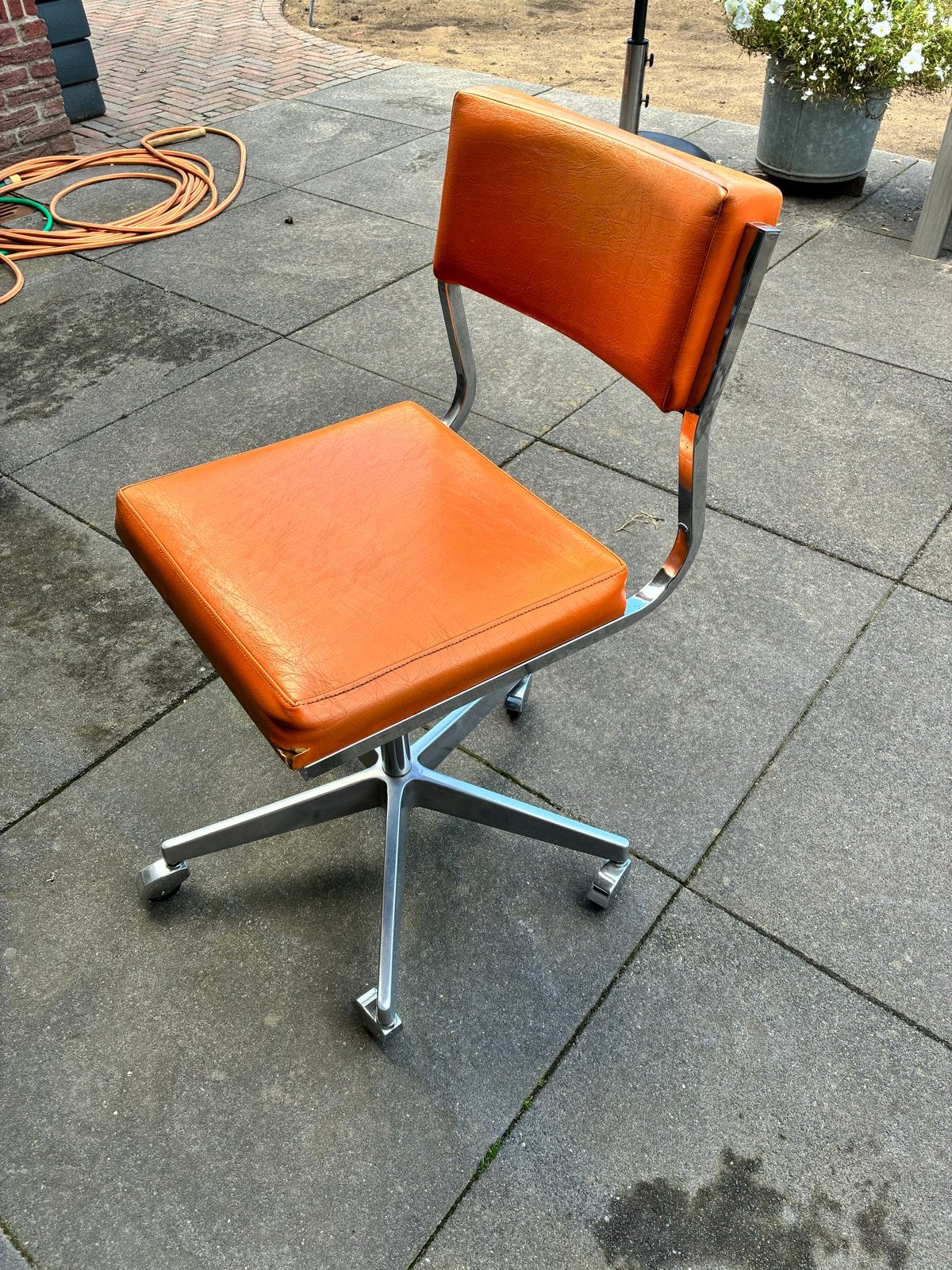 Vintage Bureaustoel Oranje Leer en Chroom, Huis en Inrichting, Bureaustoelen, Ophalen, Gebruikt, Oranje, Bureaustoel
