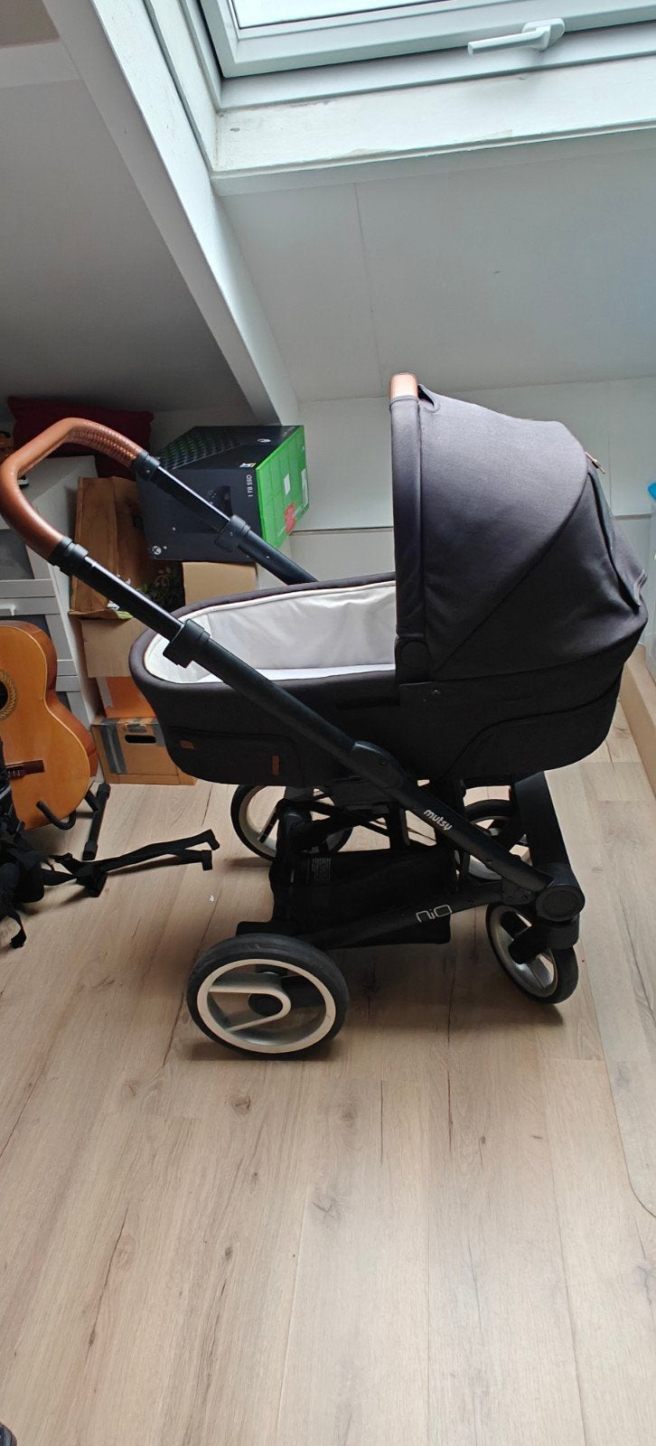 Mutsy Nio Combiwagen met Reiswieg en Voetenzak, Kinderen en Baby's, Kinderwagens en Combinaties, Gebruikt, Mutsy, Verstelbare duwstang