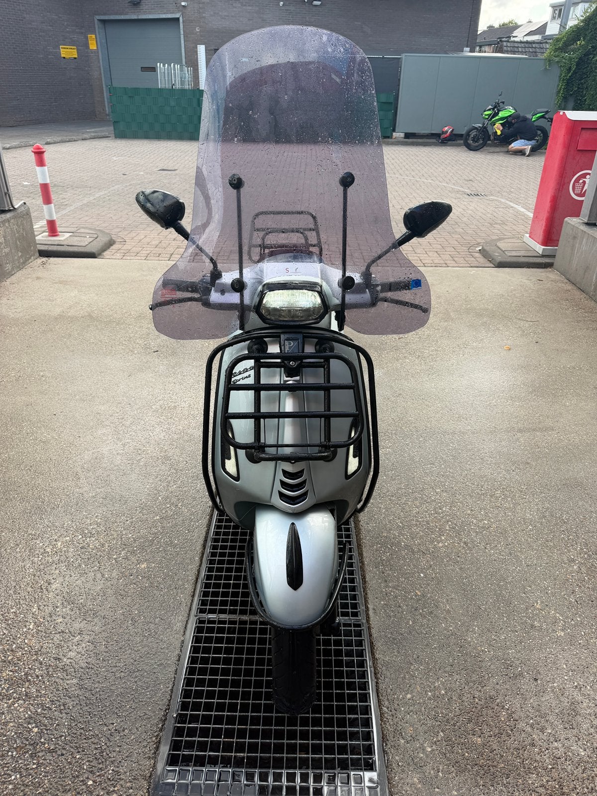 Vespa sprint 2019 custom kleur, Fietsen en Brommers, Ophalen, Gebruikt, Overige modellen, Benzine