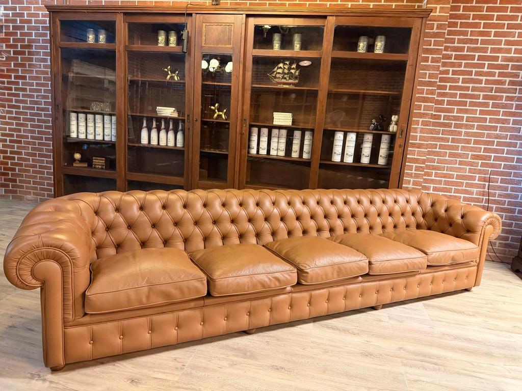 Orginele grote cognac leren chesterfield, Ophalen, Overige maten, Info@chesterfieldjunkie.nl, 300 cm of meer
