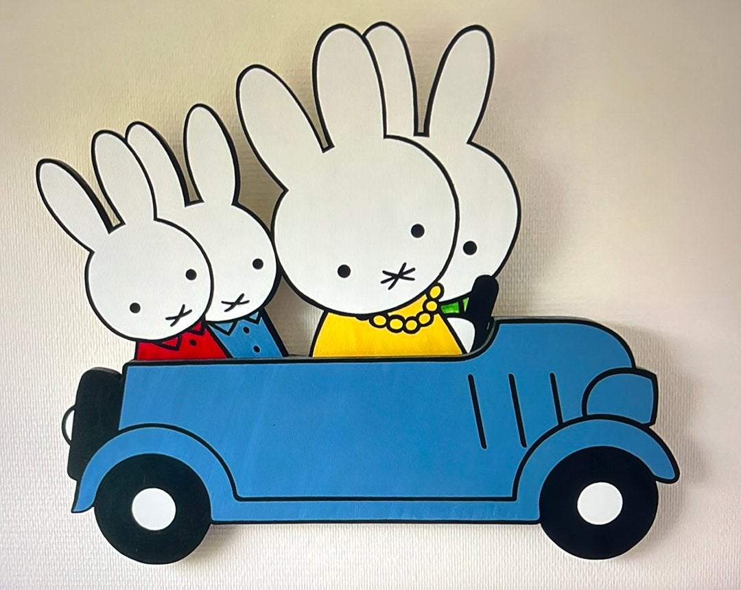 Mooie houten wanddecoratie van Nijntje met familie in auto., Ophalen, Zo goed als nieuw, Wanddecoratie