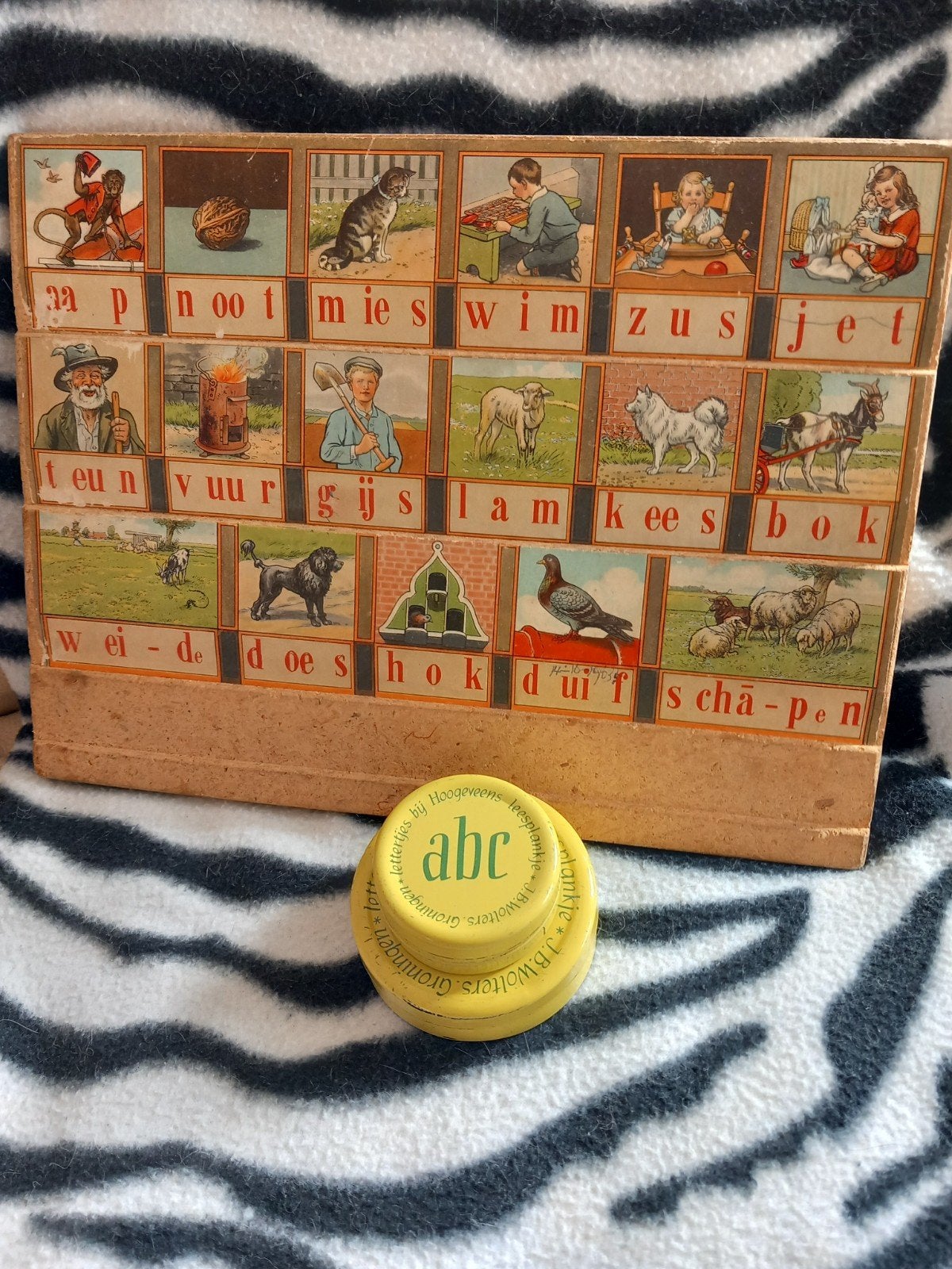 Vintage Leesplankje Hoogeveen met losse lettertjes, Verzamelen, Ophalen of Verzenden, Gebruikt
