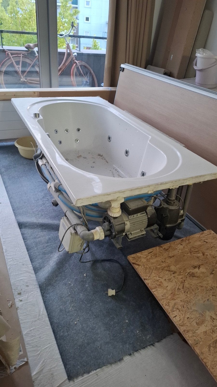Whirlpool met Jacuzzi functie en LED verlichting, Ophalen, Gebruikt, Bad