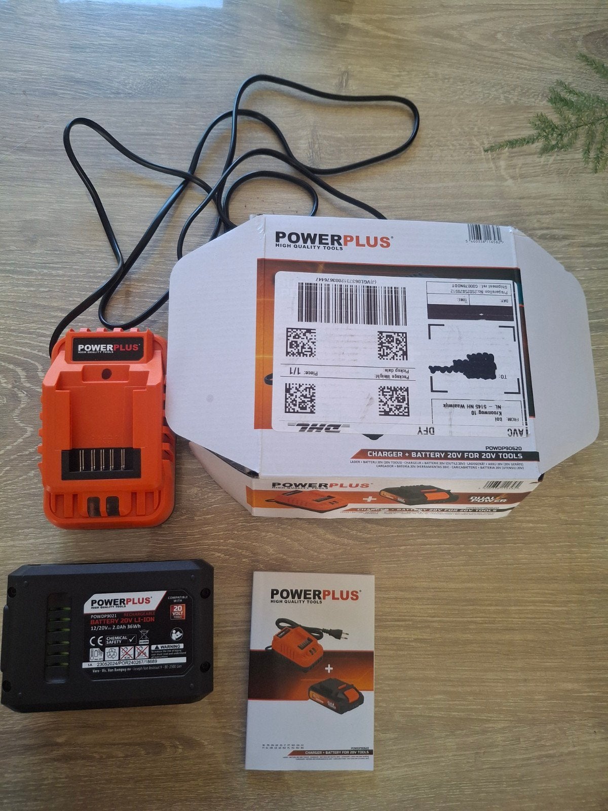 NIEUW : PowerPlus oplader, Ophalen, Nieuw