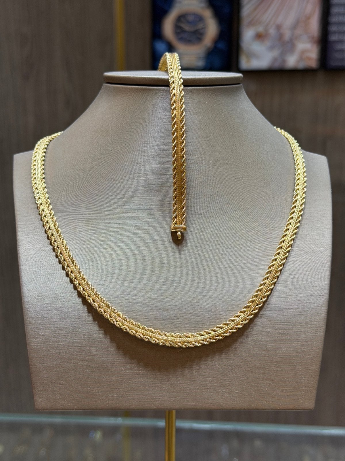 18KT Goud - Vrouwenset - 15.6 Gram - Ketting en Armband