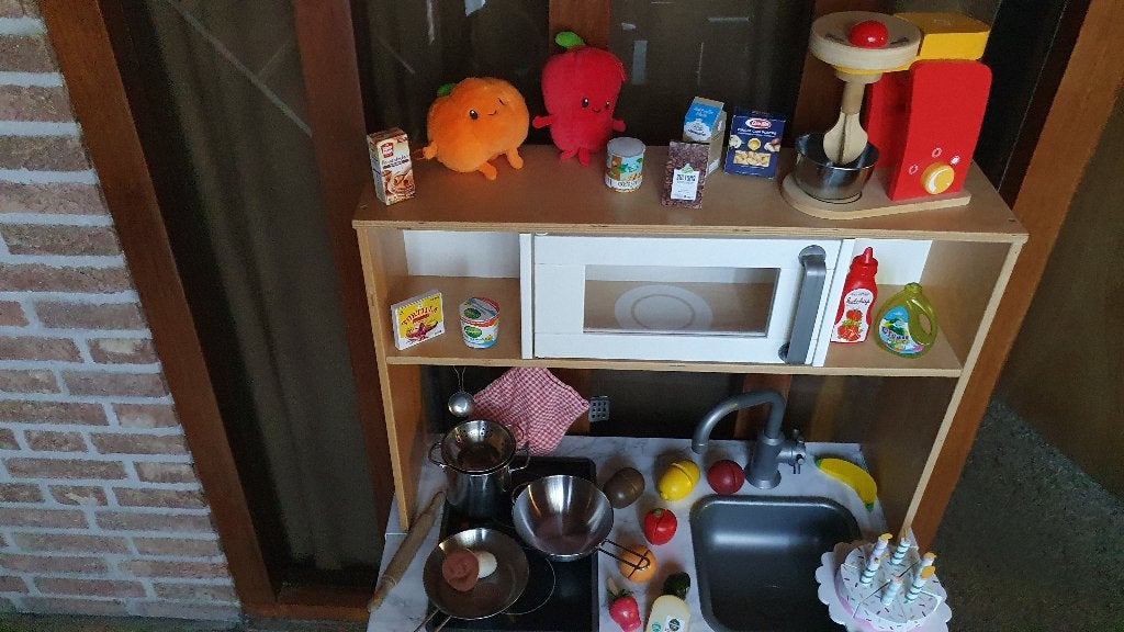 Duktig Speelkeuken met veel extra's: Mixer, pannen, kookge-, Kinderen en Baby's, Ophalen, Zo goed als nieuw, Hout, Speelkeuken