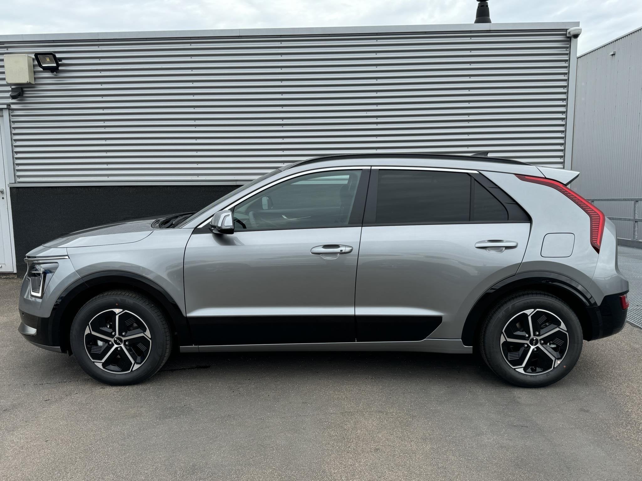 Kia Niro 1.6 GDi Hybrid DynamicPlusLine €2700 Voordeel! AC, Auto's, 1374 kg, Euro 6, 129 pk, Bedrijf