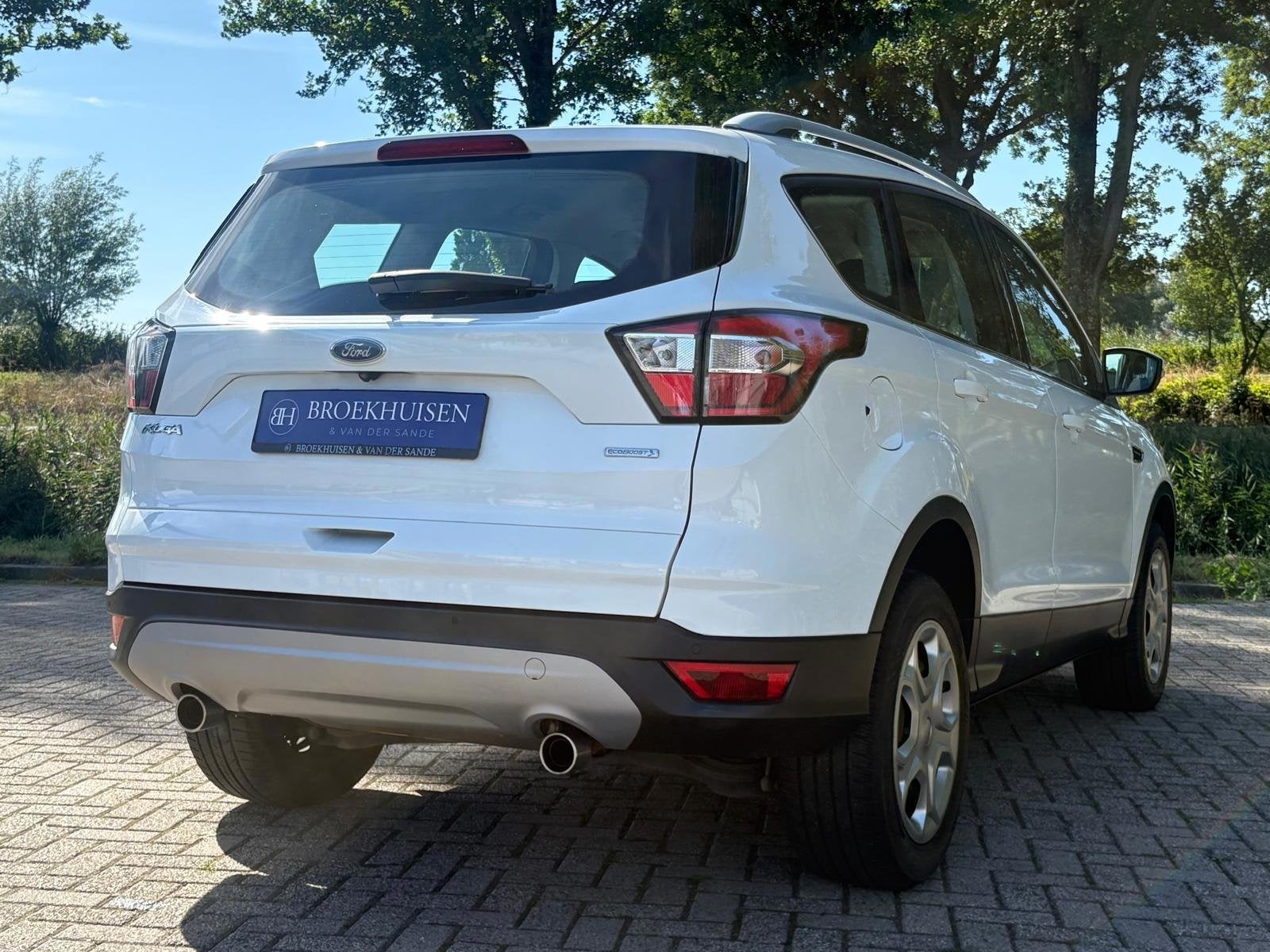 Ford Kuga 1.5 EcoBoost Trend Ultimate Camera / Navigatie / C, Auto's, Voorwielaandrijving, Stof, 4 cilinders, Wit