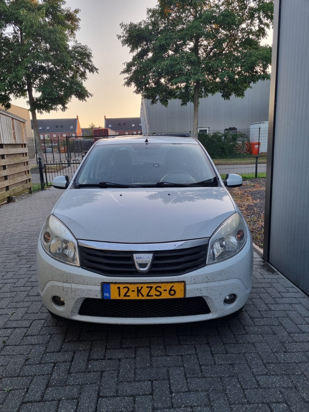 Dacia Sandero 1.4 MPI LPG 2010 Wit versnellingsbak kapot, Voorwielaandrijving, Zwart, 4 cilinders, Wit