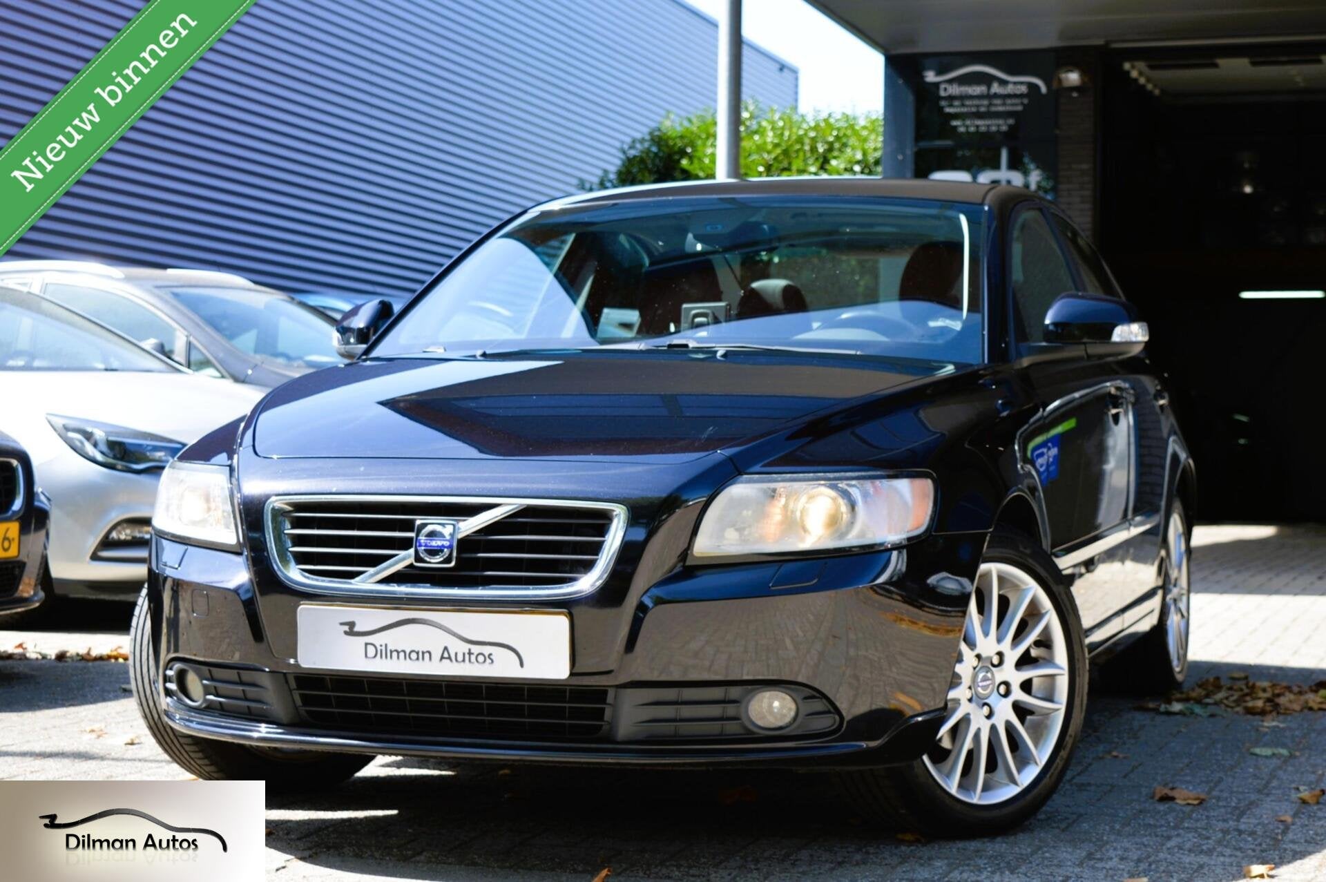 Volvo S40 1.8 Edition II|Airco|Cruise|leder|Trekhaak|Nap!, Auto's, Voorwielaandrijving, 125 pk, Gebruikt, Zwart