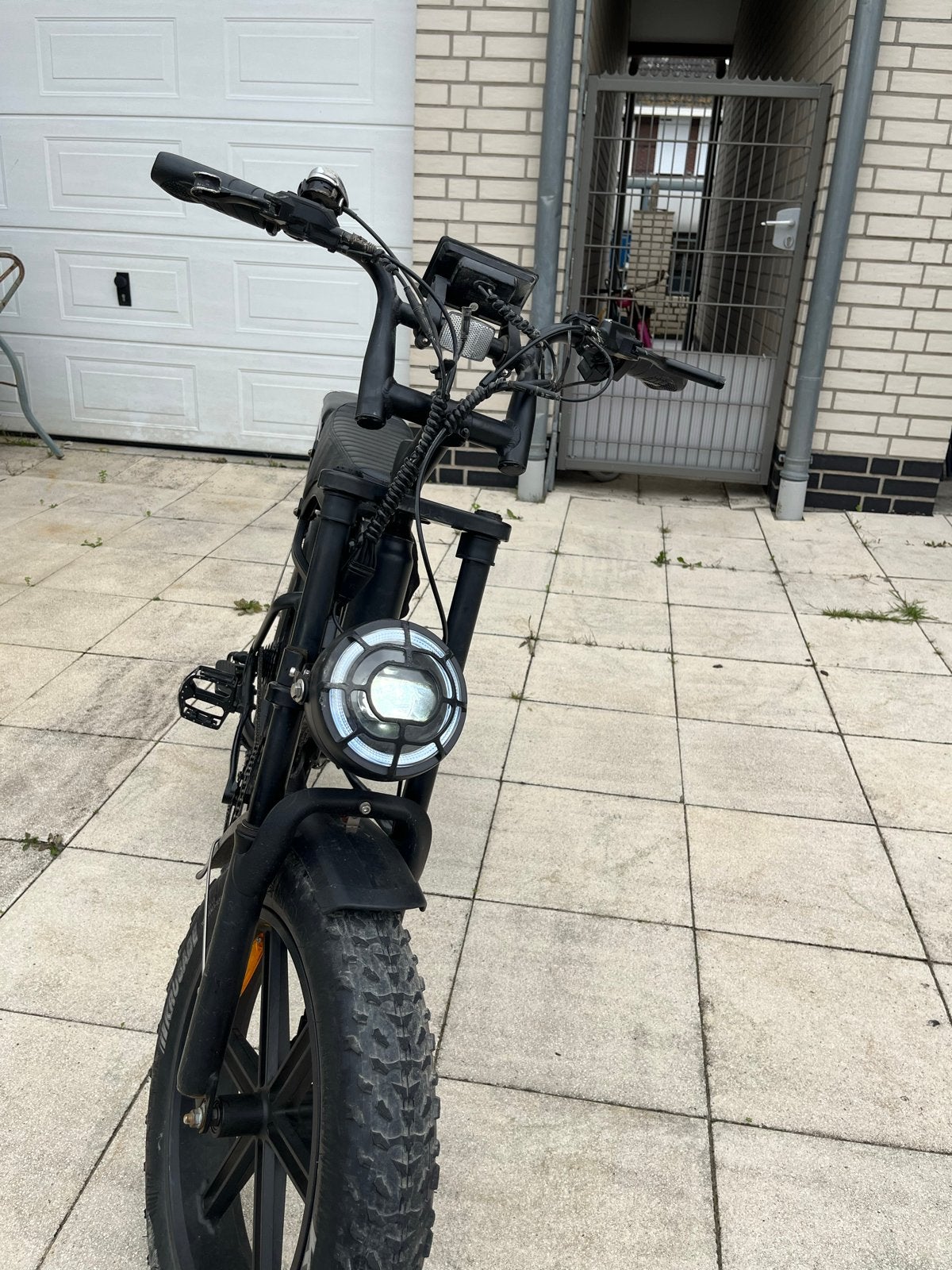 V20 Fatbike E-bike met dikke banden en comfortabel zadel, Gebruikt, 51 tot 55 cm, 30 tot 50 km per accu, Ophalen