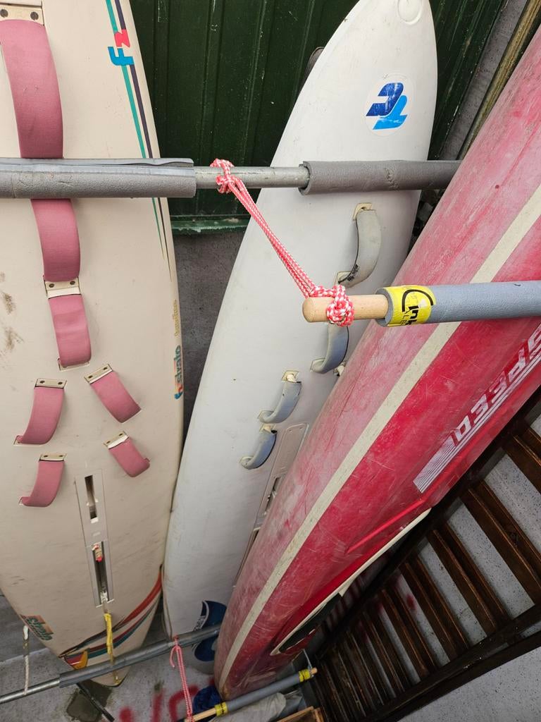 3 surfplanken: 2x TC Spacer & 1x F2 Strato, Watersport en Boten, Windsurfen, Ophalen, 250 tot 300 cm, Gebruikt, Met vin(nen)