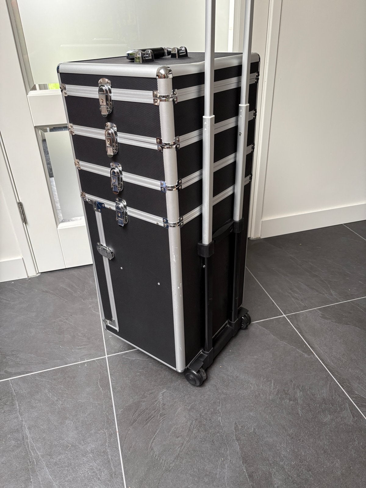 Koffer met veel opbergruimte voor bijv. pedicure, Sieraden, Tassen en Uiterlijk, Beautycases, Ophalen of Verzenden, Gebruikt, Zwart