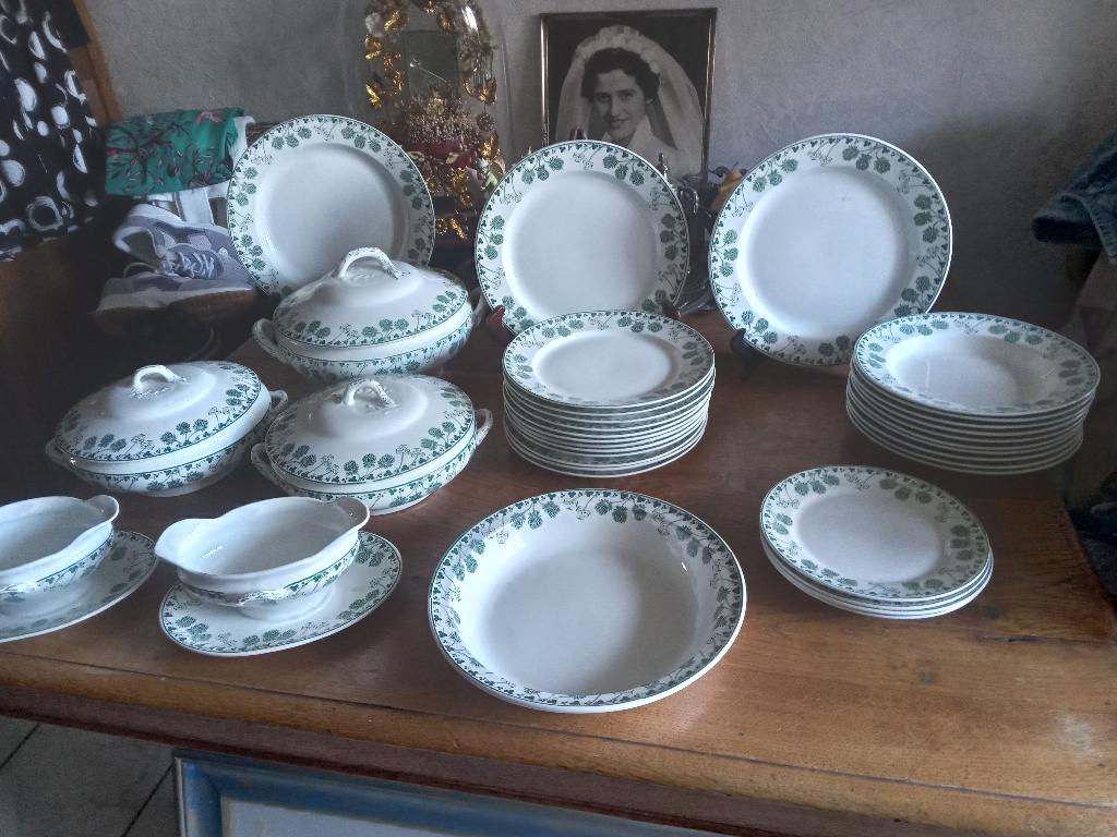 eetservies B.F.K oude boch Belgie TRIFOLIUM, Antiek en Kunst, Antiek | Servies compleet, Ophalen