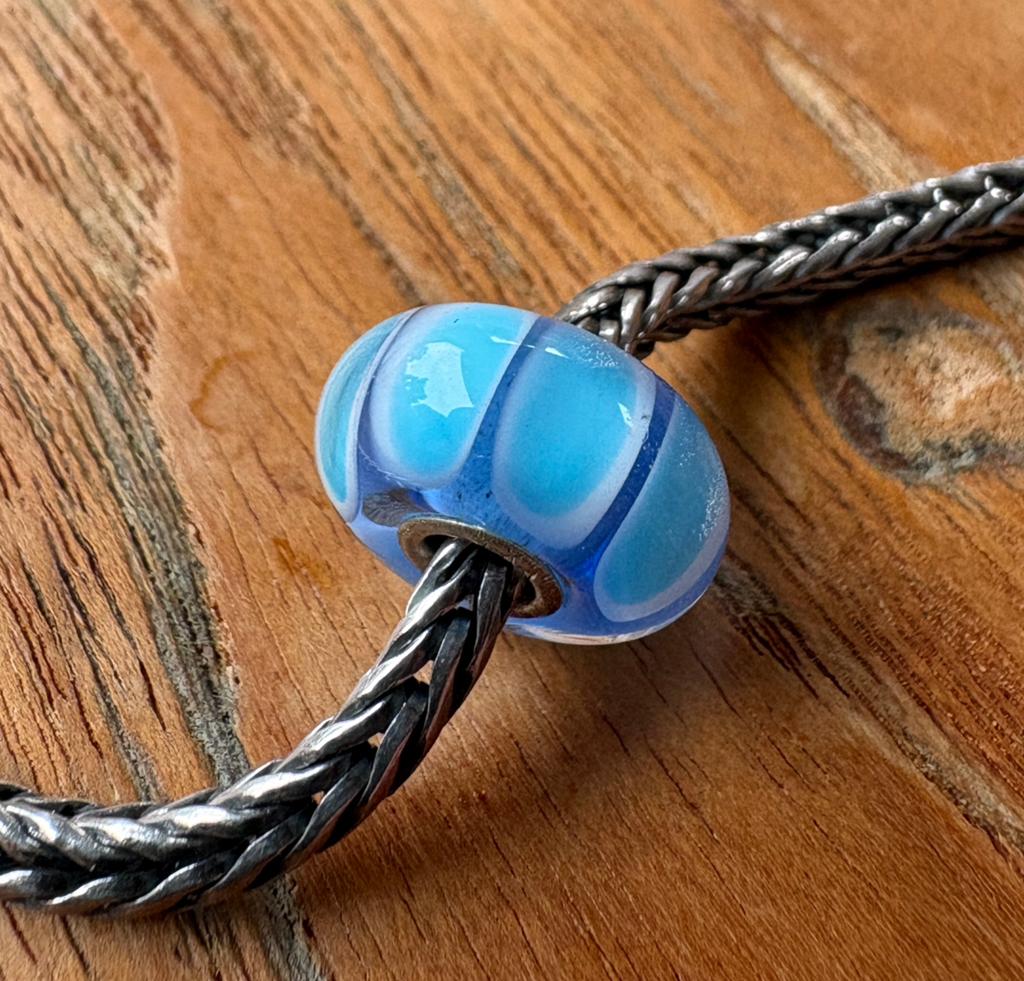 Trollbeads Blauwe Strepen NIEUW, Sieraden, Tassen en Uiterlijk, Bedels, Ophalen of Verzenden, Nieuw, Glas of Kristal, Trollbeads