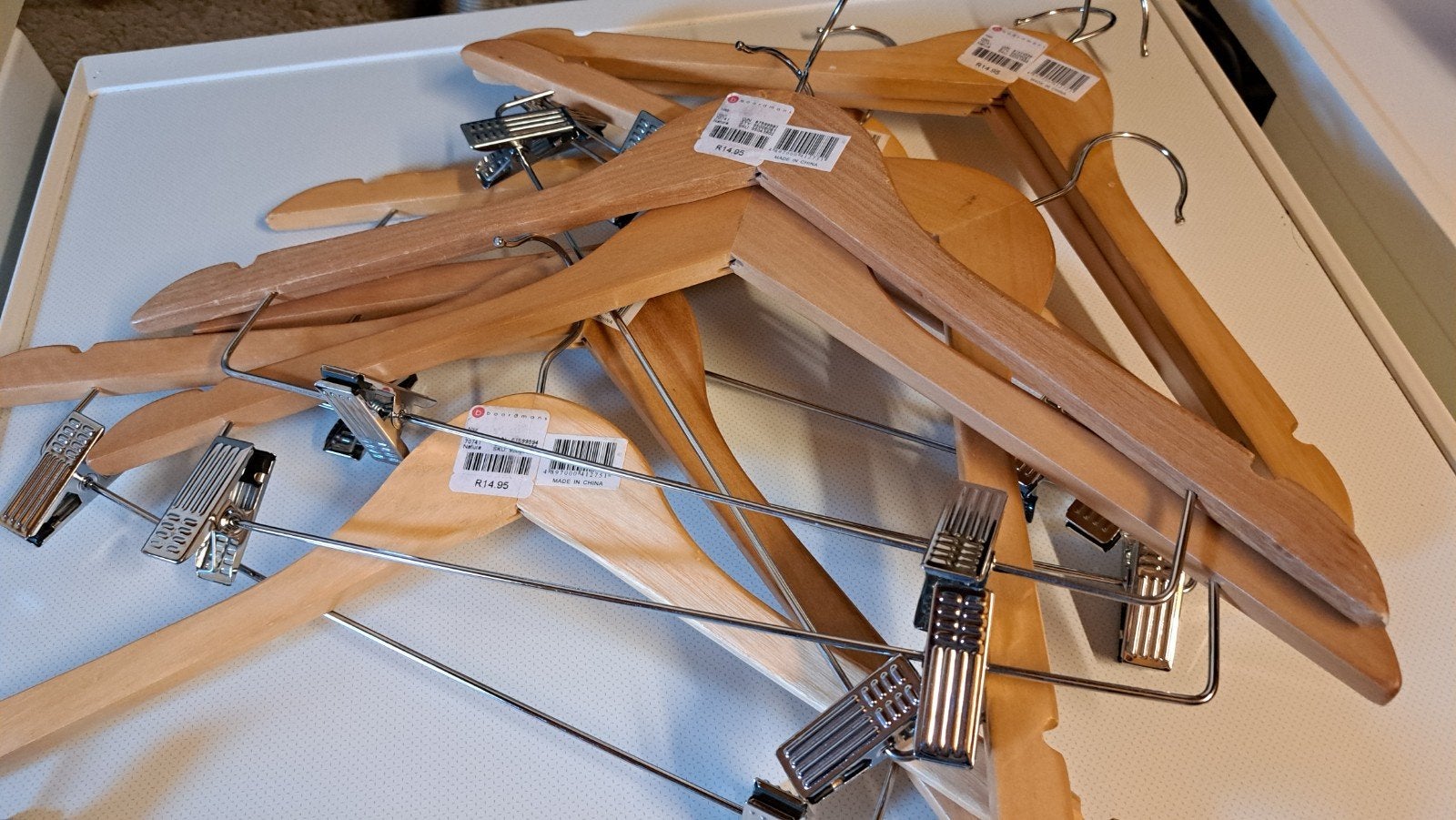 kledinghangers met klemmen, Kleding | Dames, Kledinghangers, Ophalen of Verzenden, Zo goed als nieuw, Hout, Volwassenen