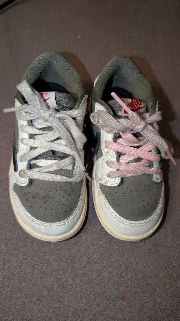 Travis Scott Sneakers 23,5, Kinderen en Baby's, Jongetje of Meisje, Ophalen of Verzenden, Nike, Gebruikt