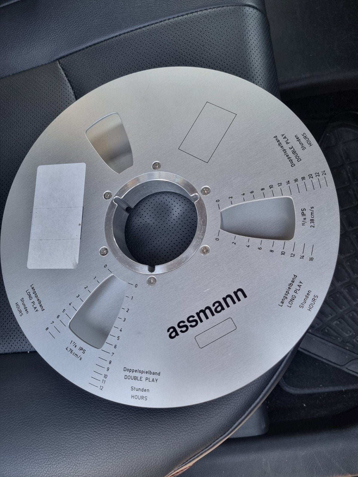 12 Assmann en 2 Ampex aluminium videobanden, Ophalen of Verzenden, Onderdeel, Met banden