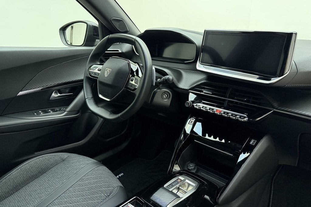 Peugeot 2008 1.2 Hybrid 145 Allure | Climate & Cruise Contro, 1272 kg, Euro 6, 1199 cc, Leder en Stof